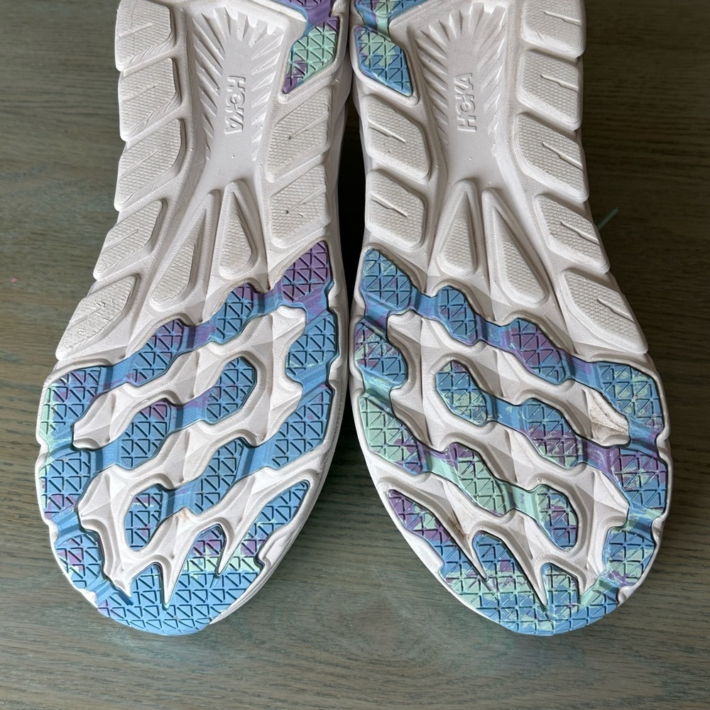 Hoka Women's Running Sneakers 9.5 - Picture 7 of 10